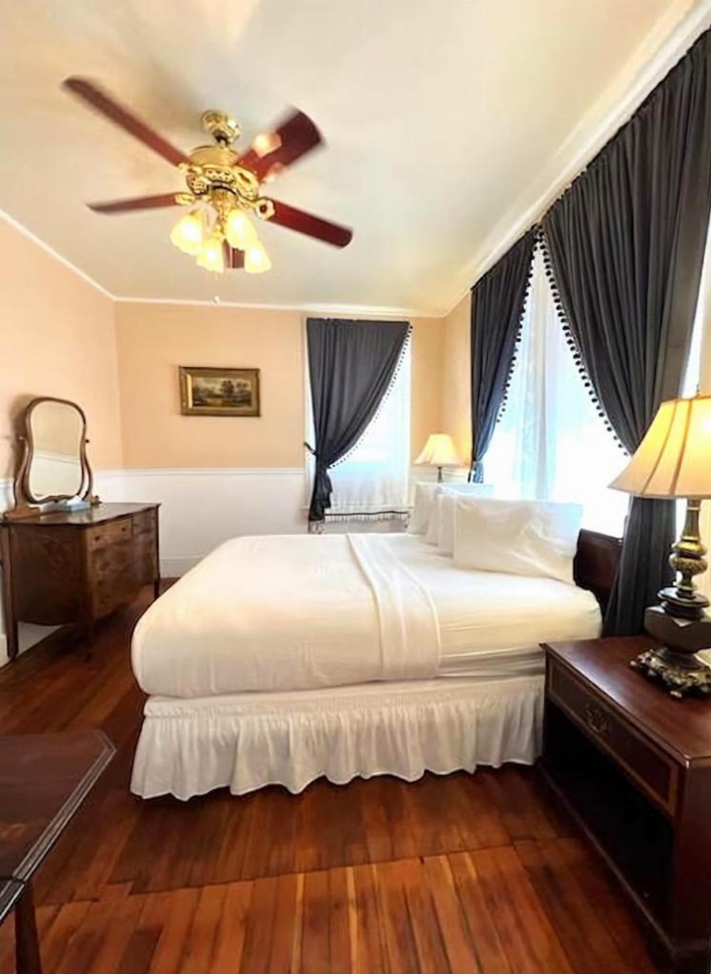 Single Queen Room