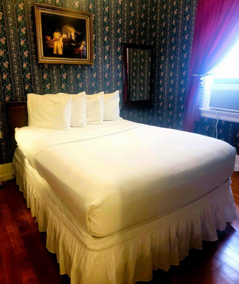 Small Full Size Bed