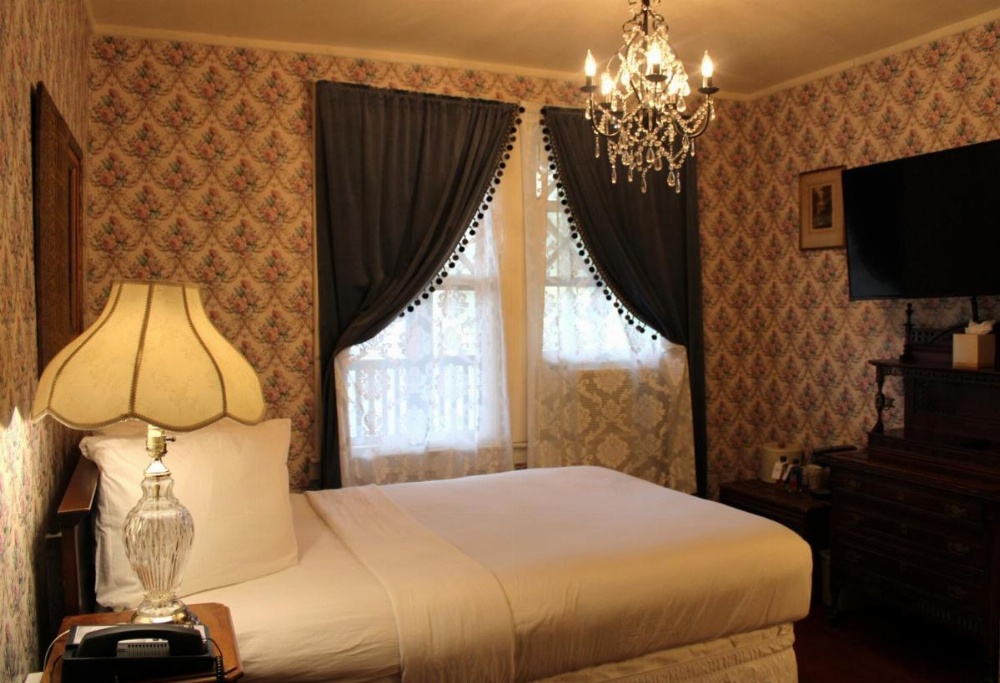 Full Size Bed